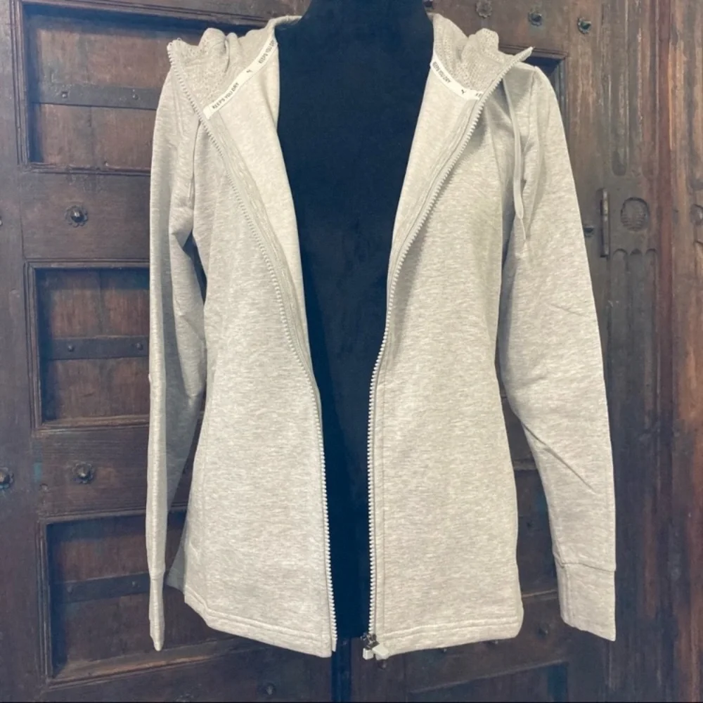 Women’s Puma Zip Up Hoodie Athletic Wear Grey Sweatshirt Medium NWT - Picture 5 of 14